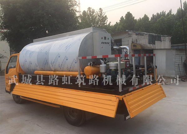 瀝青灑布車